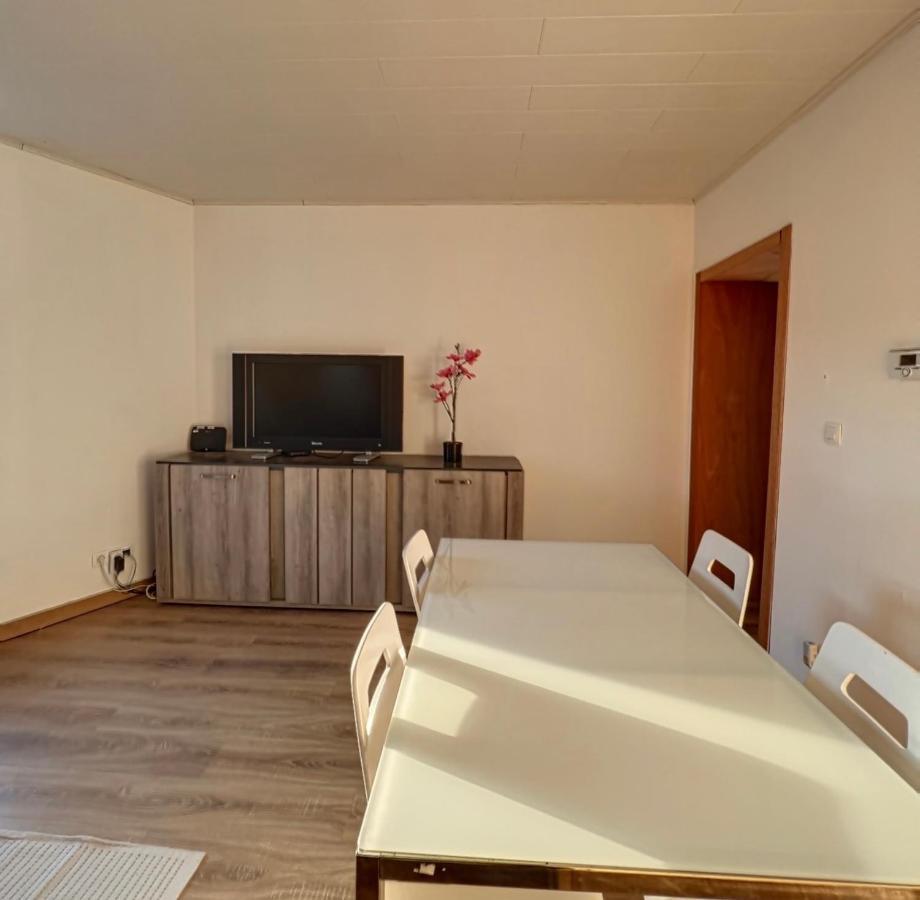Charbonnel 1 A Charleroi-Airport Apartment Екстериор снимка