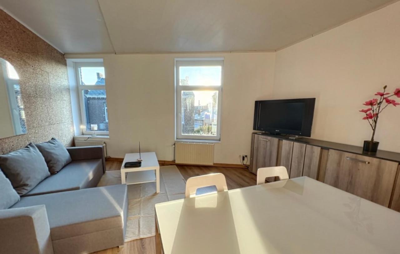 Charbonnel 1 A Charleroi-Airport Apartment Екстериор снимка