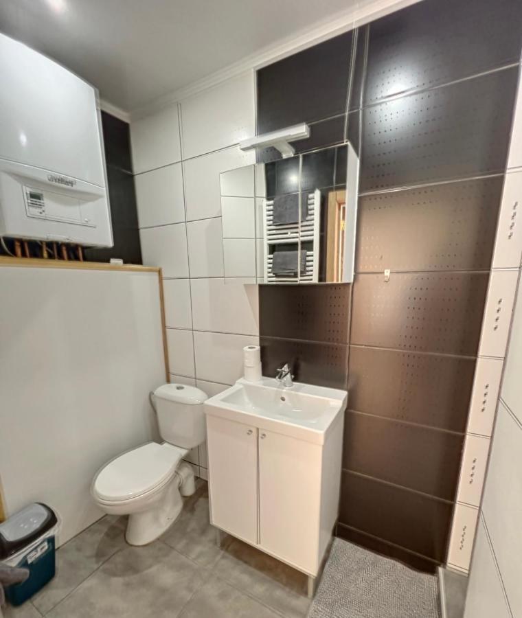 Charbonnel 1 A Charleroi-Airport Apartment Екстериор снимка