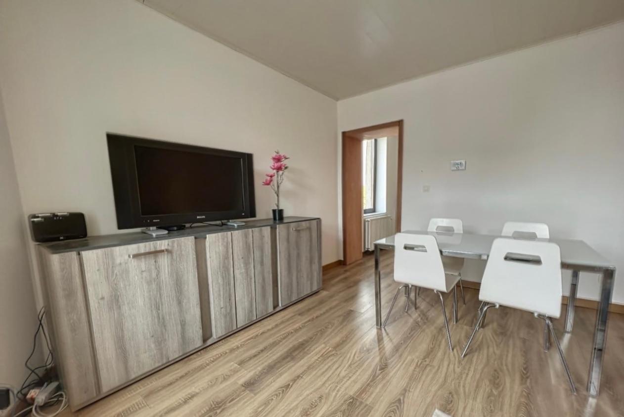 Charbonnel 1 A Charleroi-Airport Apartment Екстериор снимка